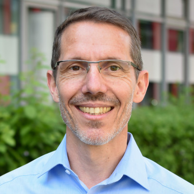 Dr. Stefan Kurth